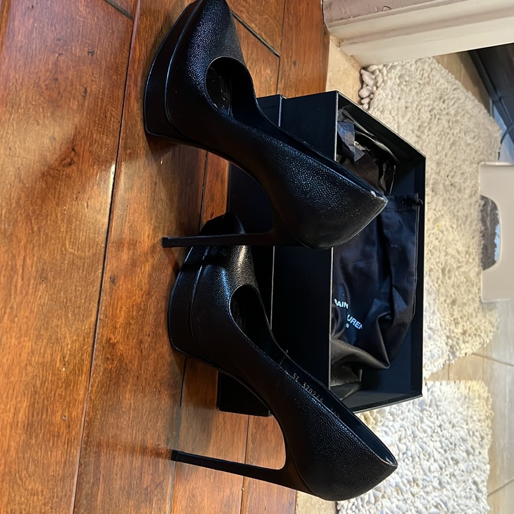 Saint Laurent size 38.5 black heel comes with box and bag - Picture 4 of 5